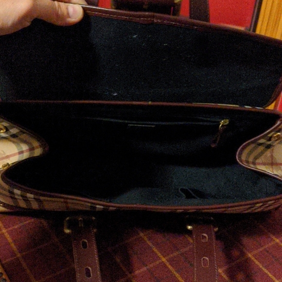 Burberry Shoulder Bag - Picture 5 of 9